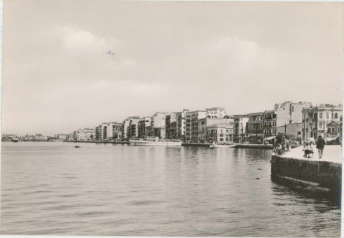 184kart | Μερική άποψη της Θεσσαλονίκης από τον Λευκό Πύργο . | Παραλία Θεσσαλονίκης | T005/037
