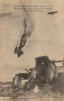 2046kart | Αερομαχία μεταξύ γαλλικού και γερμανικού αεροπλάνου. Πτώση του γερμανικού κοντά στην Θεσσαλονίκη. | Α΄ Παγκόσμιος Πόλεμος | T079/023
 |  Edit. Grimand