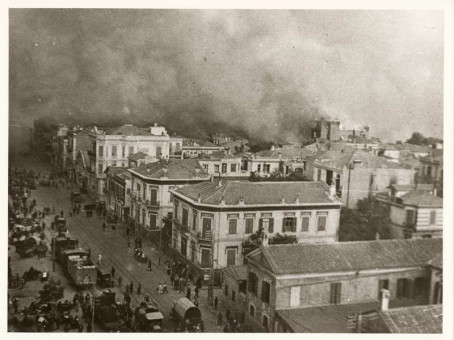 B33 | Εικόνα της πόλης κατά τη διάρκεια της πυρκαγιάς | Η πυρκαγιά |  συλ.R. Viollet - 22 Χ 10 - 1917 |  -