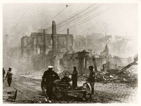 B35 | Εικόνα της πόλης κατά τη διάρκεια της πυρκαγιάς | Η πυρκαγιά |  συλ.R. Viollet - 22 Χ 10 - 1917 |  -