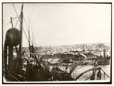 H09 | ¨Αποψη της Θεσσαλονίκης από το λιμάνι | Το λιμάνι |  Συλ. Rog. Viollet - 23 Χ 18 εκ. -  |  -