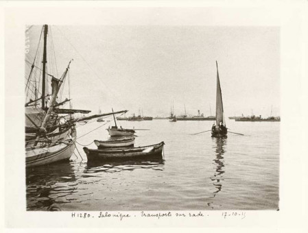 H51 | Ψαράδικα, εμπορικά και πολεμικά σκάφη στο λιμάνι | Το λιμάνι |  Συλ. Rog. Viollet - 23 Χ 18 εκ. - 17.10.15 |  -