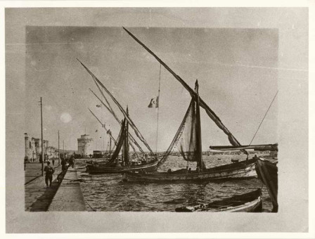 H59 | Ιταλικά σκάφη στο λιμάνι | Το λιμάνι |  Συλ. Rog. Viollet - 23 Χ 18 εκ. -  |  -