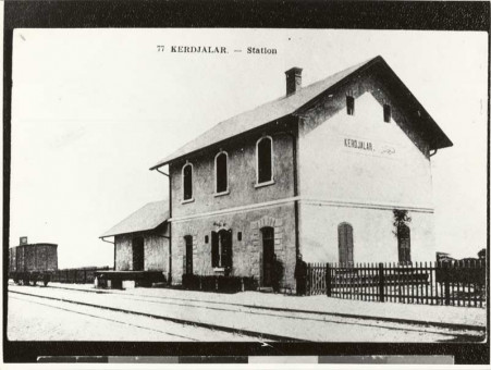 I03 | Ο Σιδηροδρομικός Σταθμός του Kerdjalar | Σιδηροδρομικοί Σταθμοί |  Συλ. Rog. Viollet - 18 Χ 24 εκ. -  |  -