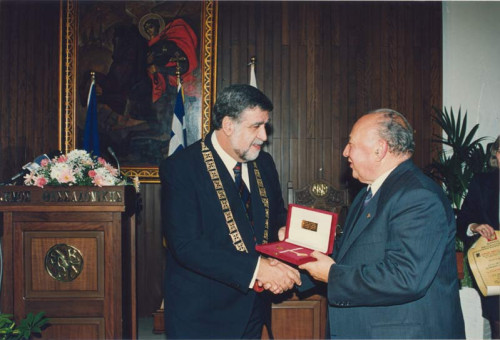 M-28 | Στιγμιότυπο από την επίσημη επίσκεψη του Προέδρου της Κυπριακής Δημοκρατίας Γλαύκου Κληρίδη στο Δημαρχείο στη Θεσσαλονίκη το 1993. Στη φωτο� | ΕΠΙΣΚΕΨΗ ΤΟΥ ΠΡΟΕΔΡΟΥ ΤΗΣ ΚΥΠΡΙΑΚΗΣ ΔΗΜΟΚΡΑΤΙΑΣ ΓΛΑΥΚΟΥ ΚΛΗΡΙΔΗ ΣΤΗ ΘΕΣΣΑΛΟΝΙΚΗ ΤΟ 1993 |  1993 - 20 Χ 30 εκ. |  Γιάννης Κυριακίδης
