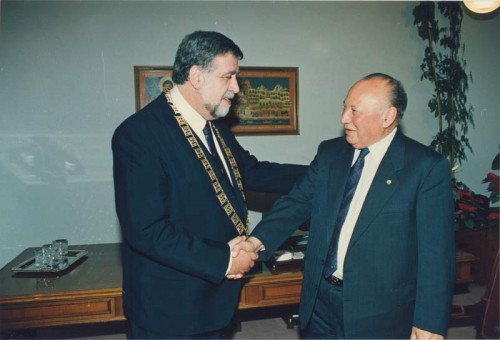 M-31 | Στιγμιότυπο από την επίσημη επίσκεψη του Προέδρου της Κυπριακής Δημοκρατίας Γλαύκου Κληρίδη στο Δημαρχείο στη Θεσσαλονίκη το 1993. Στη φωτο� | ΕΠΙΣΚΕΨΗ ΤΟΥ ΠΡΟΕΔΡΟΥ ΤΗΣ ΚΥΠΡΙΑΚΗΣ ΔΗΜΟΚΡΑΤΙΑΣ ΓΛΑΥΚΟΥ ΚΛΗΡΙΔΗ ΣΤΗ ΘΕΣΣΑΛΟΝΙΚΗ ΤΟ 1993 |  1993 - 20 Χ 30 εκ. |  Γιάννης Κυριακίδης