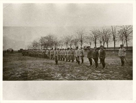 M083 | Τμήμα γαλλικού στρατού έτοιμο προς επιθεώρηση | Στρατιώτες και στρατιωτική ζωή |  Συλ. Rog. Viollet - 18 Χ 24 εκ. -  |  -