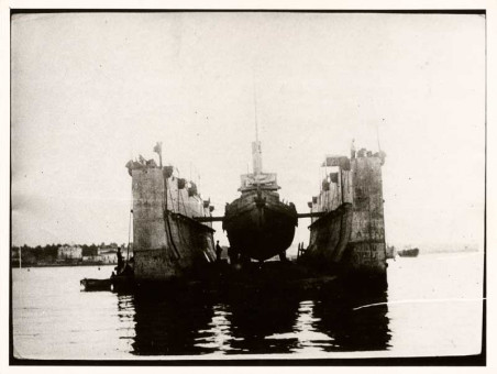M183 | Επισκευές πλοίων | Στρατιώτες και στρατιωτική ζωή |  Συλ. Rog. Viollet - 18 Χ 24 εκ. -  |  -