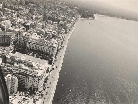 O-12 | Πλατεία Αριστοτέλους. Παραλία | Αεροφωτογράφηση Σύγχρονης Θεσσαλονίκης |  1984 - 40 Χ 30 εκ. |  Γιώργος Τσαουσάκης