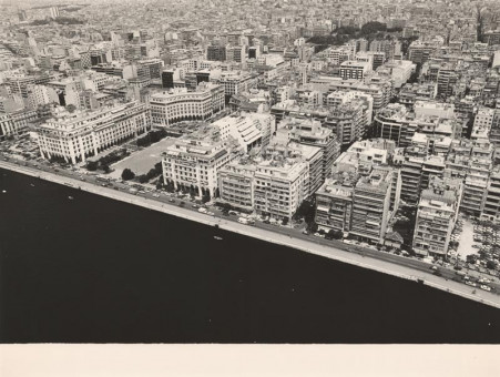 O-14 | Πλατεία Αριστοτέλους. Παραλία | Αεροφωτογράφηση Σύγχρονης Θεσσαλονίκης |  1984 - 40 Χ 30 εκ. |  Γιώργος Τσαουσάκης