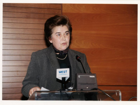 PS-14 | Ομιλία της κ.Ζιώγου-Καραστεργίου Σιδηρούλας, | Εκθεση  |  8-18 Δεκεμβριου 2001 - 15 Χ 20 εκ |  Άγνωστος