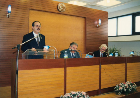 S-15 | Ομιλία του κ.Παντελή Νίγδελη | ΣΥΜΠΟΣΙΟ  |  Οκτώβριος 1995 - 15 Χ 22 εκ. |  Νώντας Στυλιανίδης