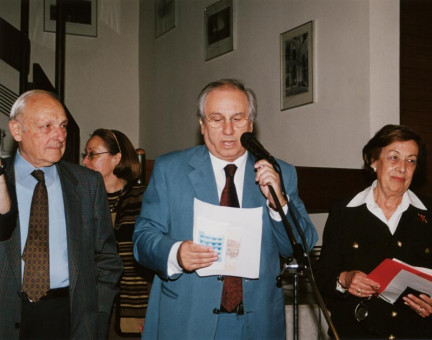 T-10 | Ομιλία κ. Μαρκαντωνάκη Νικόλαου(αντιδήμαρχος Πολιτισμού στα εγκαίνια της έκθεσης | 80 χρόνια  |  7-20 Μαΐου 2001 - 15 Χ 21 εκ. |  Νώντας Στυλιανίδης