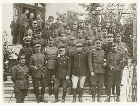 T03 | Ο στρατηγός Δαγκλής με άλλους Αμυνίτες αξιωματικούς | Κίνημα Εθνικής Άμυνας |  Συλ. Rog. Viollet - 23 Χ 18 εκ. -  |  -